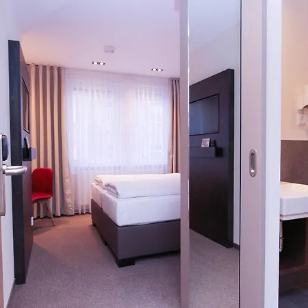 City Hotel Würzburg 2*