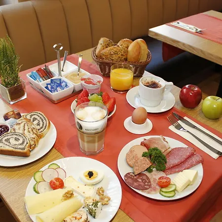 City Hotel Würzburg 2*