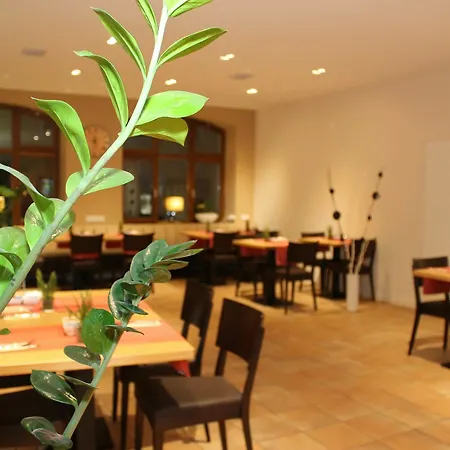 City Hotel Würzburg 2*